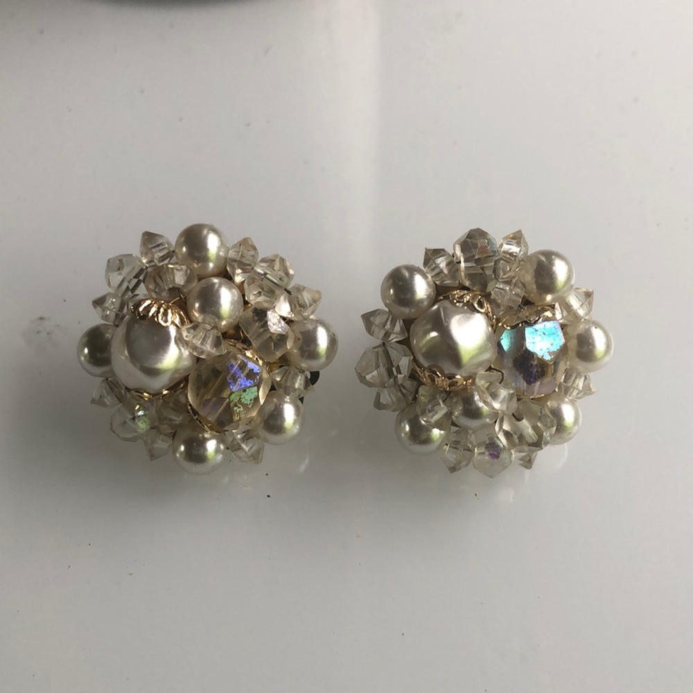 Pearl cluster clip ons
